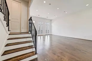 1010 Savannah Cedar Ln, Houston, TX 77043 - Photo 15
