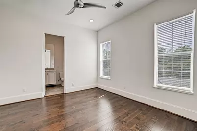 1010 Savannah Cedar Lane, Houston, TX 77043 - Photo 31