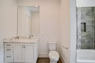 1010 Savannah Cedar Ln, Houston, TX 77043 - Photo 9