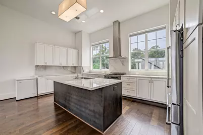 1010 Savannah Cedar Lane, Houston, TX 77043 - Photo 23