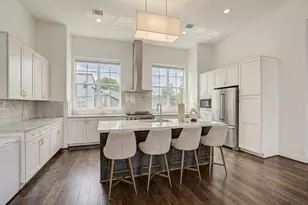 1010 Savannah Cedar Ln, Houston, TX 77043 - Photo 21