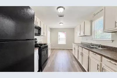 9406 Alcala Court, Houston, TX 77078 - Photo 9