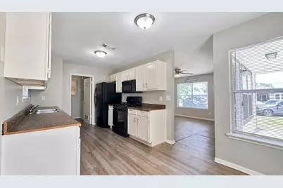 9406 Alcala Court, Houston, TX 77078 - Photo 7