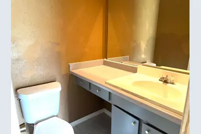 2100 Wilcrest Drive #114, Houston, TX 77042 - Photo 9