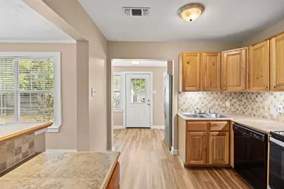 906 W First Street, Brenham, TX 77833 - Photo 11