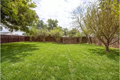906 W First Street, Brenham, TX 77833 - Photo 27
