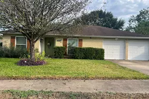 2703 Walnut Hollow St, Pearland, TX 77581 - Photo 1