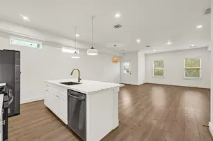 1405 E 33rd St, Houston, TX 77022 - Photo 1