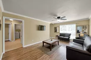 125 Pine St, Prairie View, TX 77445 - Photo 11