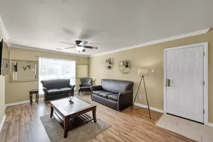 125 Pine St, Prairie View, TX 77445 - Photo 13