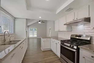 9114 Southbluff Blvd, Houston, TX 77089 - Photo 7