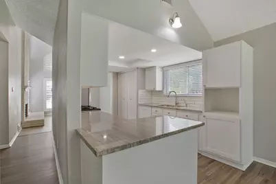 9114 Southbluff Boulevard, Houston, TX 77089 - Photo 9