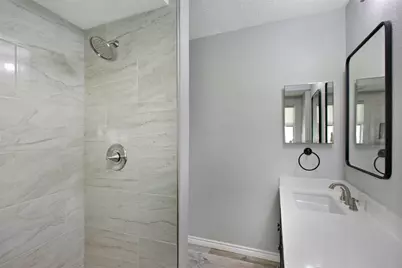 9114 Southbluff Boulevard, Houston, TX 77089 - Photo 21