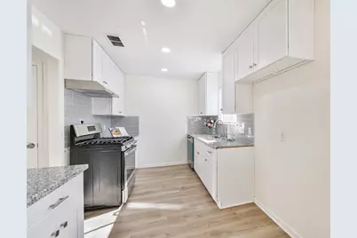 11326 Sagecreek Drive, Houston, TX 77089 - Photo 9