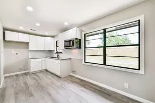 3025 15th Ave N, Texas City, TX 77590 - Photo 7