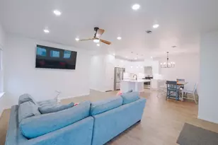 1342 Sapphire Palms Ct, Dickinson, TX 77539 - Photo 3