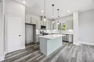 2207 Des Chaumes St, Houston, TX 77026 - Photo 9