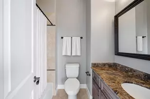 2415 Commonwealth St, Houston, TX 77006 - Photo 19