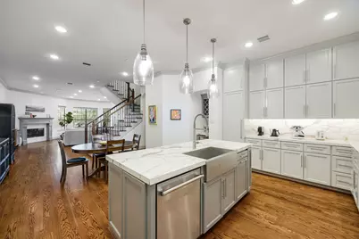 2415 Commonwealth Street, Houston, TX 77006 - Photo 13