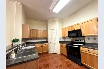 2710 Grants Lake Boulevard #L7, Sugar Land, TX 77479 - Photo 9