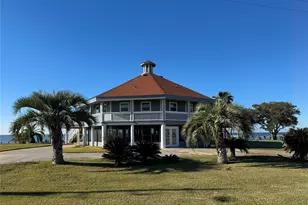 128 White Heron Dr, Anahuac, TX 77514 - Photo 3