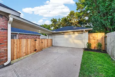 2015 Rosalyn Court, Sugar Land, TX 77478 - Photo 3