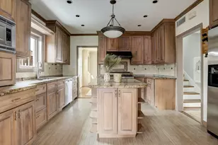 2137 W Main St, Houston, TX 77098 - Photo 17