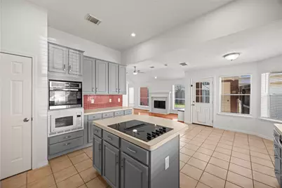 6314 Castle Lane Drive, Houston, TX 77066 - Photo 11