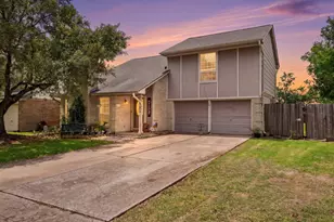 205 Oak Harbor Dr, Houston, TX 77062 - Photo 3