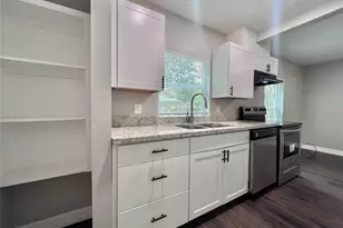 207 S Ave A, Willis, TX 77378 - Photo 7