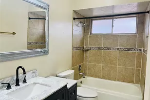 8239 Squires Pl Dr, Houston, TX 77083 - Photo 19