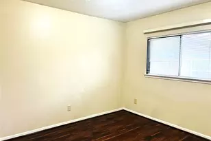 8239 Squires Pl Dr, Houston, TX 77083 - Photo 17