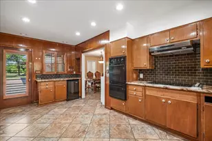 221 E 9th St, Flatonia, TX 78941 - Photo 11