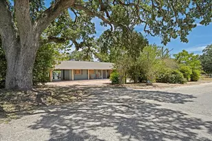 221 E 9th St, Flatonia, TX 78941 - Photo 1