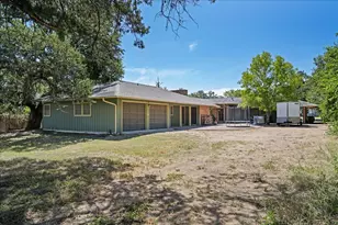 221 E 9th St, Flatonia, TX 78941 - Photo 21