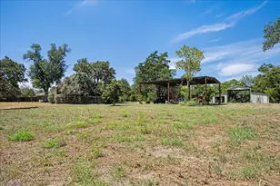 221 E 9th St, Flatonia, TX 78941 - Photo 27
