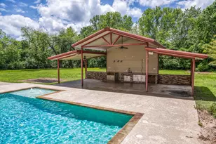 2629 Benton Dr, Brenham, TX 77833 - Photo 3
