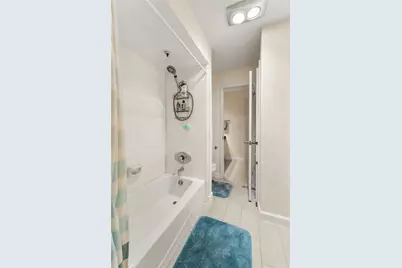 10121 Valley Forge Drive, Houston, TX 77042 - Photo 31