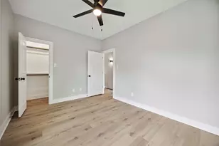 8816 Scott St, Houston, TX 77051 - Photo 9