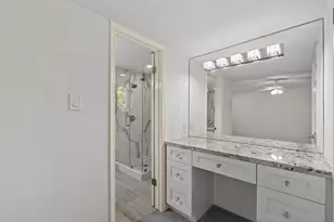 12907 Trail Hollow Dr, Houston, TX 77079 - Photo 13