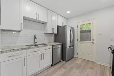 12907 Trail Hollow Drive #2907, Houston, TX 77079 - Photo 15