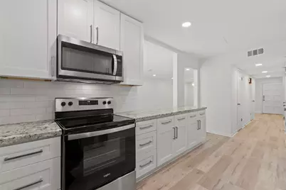 12907 Trail Hollow Drive #2907, Houston, TX 77079 - Photo 17