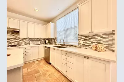 11 Dalea Place, The Woodlands, TX 77382 - Photo 19