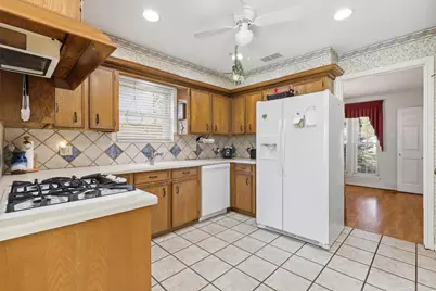 4711 Charade Drive, Houston, TX 77066 - Photo 11