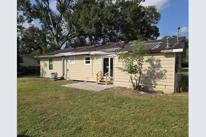 717 S Valderas Street, Angleton, TX 77515 - Photo 11