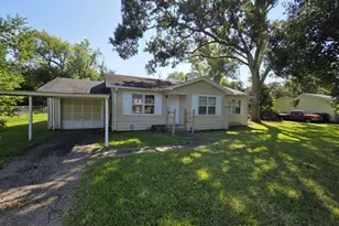 717 S Valderas St, Angleton, TX 77515 - Photo 1