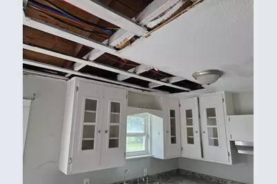 717 S Valderas Street, Angleton, TX 77515 - Photo 3