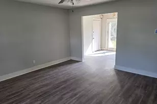 717 S Valderas St, Angleton, TX 77515 - Photo 5