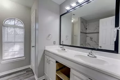 12415 Silversmine Drive, Houston, TX 77014 - Photo 33