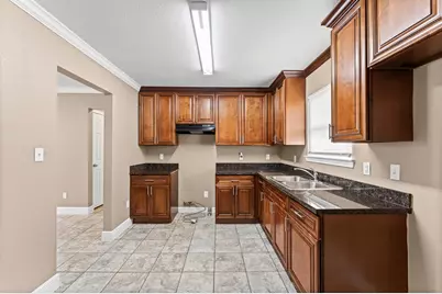 5646 Belmark Street, Houston, TX 77033 - Photo 7